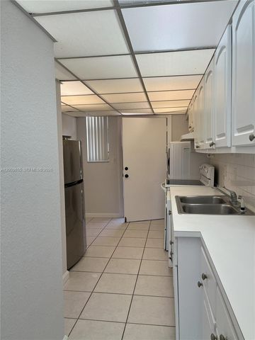 3660 NE 166th St 305, North Miami Beach, FL 33160
