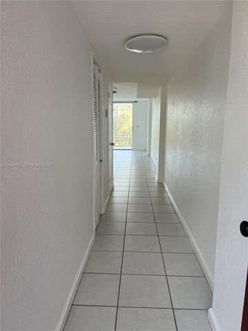 3660 NE 166th St 305, North Miami Beach, FL 33160