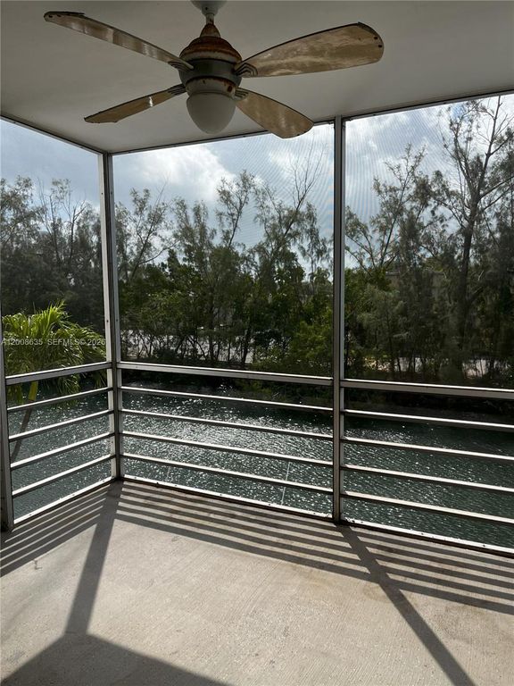 3660 NE 166th St 305, North Miami Beach, FL 33160