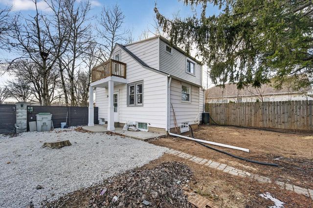 8630 W Lancaster AVENUE, Milwaukee, WI 53225