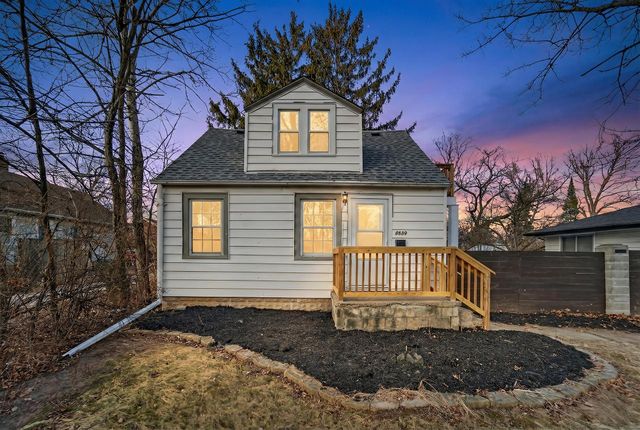 8630 W Lancaster AVENUE, Milwaukee, WI 53225