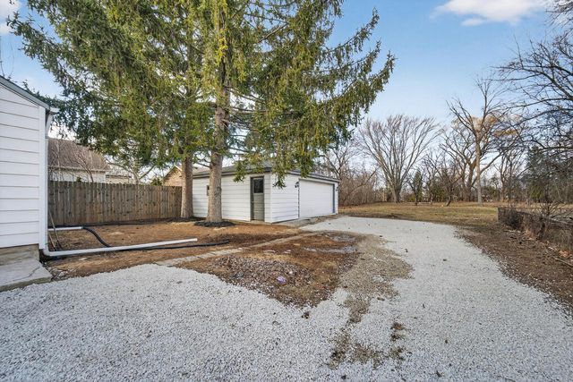 8630 W Lancaster AVENUE, Milwaukee, WI 53225