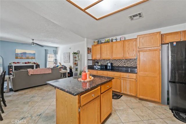 37900 52nd East, Palmdale, CA 93552