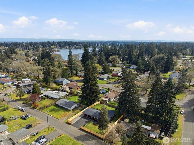 8102 Oakridge Drive SW, Lakewood, WA 98498