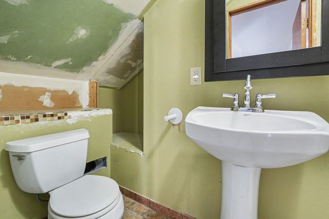 26330 W Grapevine Avenue, Antioch, IL 60002