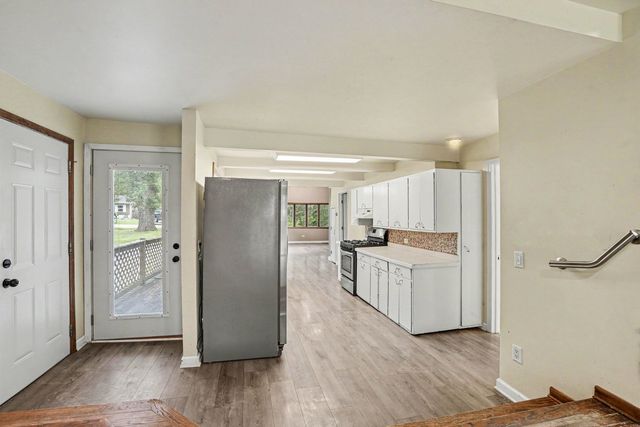 26330 W Grapevine Avenue, Antioch, IL 60002