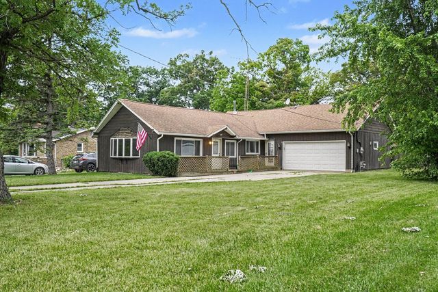 26330 W Grapevine Avenue, Antioch, IL 60002
