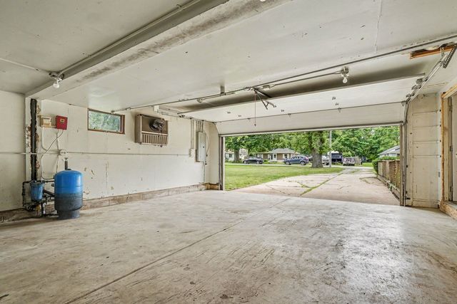 26330 W Grapevine Avenue, Antioch, IL 60002