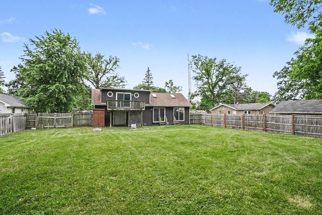 26330 W Grapevine Avenue, Antioch, IL 60002