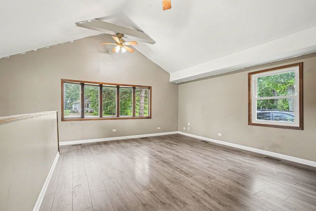 26330 W Grapevine Avenue, Antioch, IL 60002