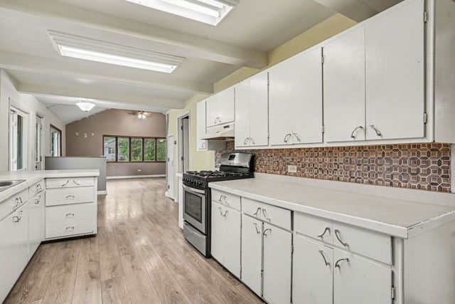 26330 W Grapevine Avenue, Antioch, IL 60002