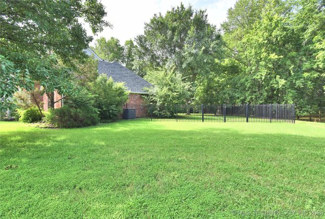 13706 S 18th Street, Bixby, OK 74008