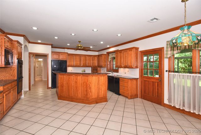 13706 S 18th Street, Bixby, OK 74008