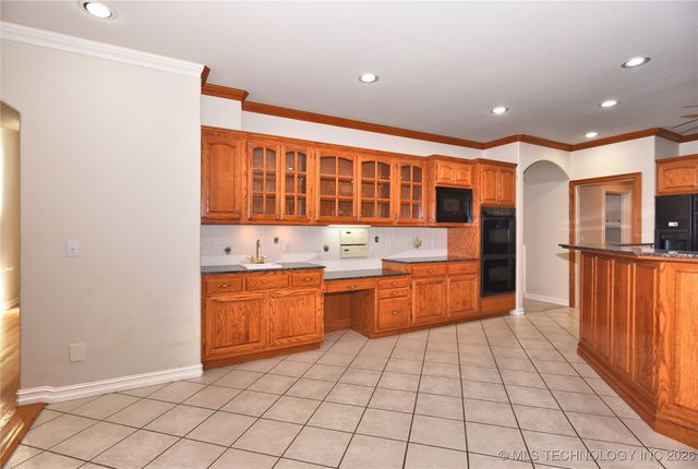 13706 S 18th Street, Bixby, OK 74008