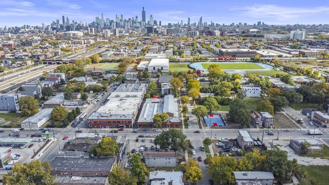 2816 W Flournoy Street, Chicago, IL 60612