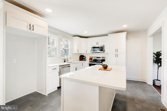 1081 WYNNWOOD RD, Abington, PA 19001