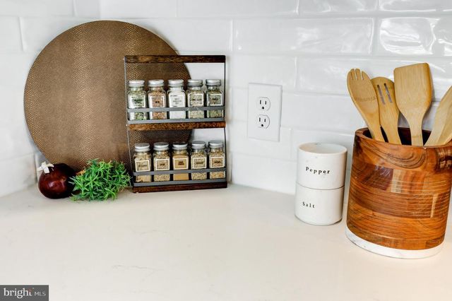 1081 WYNNWOOD RD, Abington, PA 19001