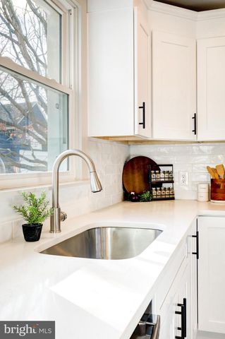 1081 WYNNWOOD RD, Abington, PA 19001