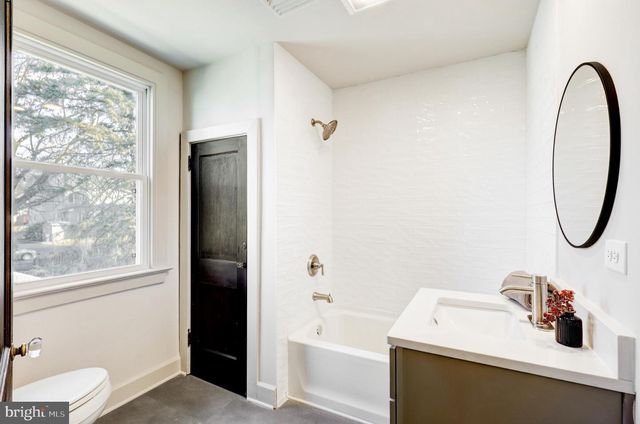 1081 WYNNWOOD RD, Abington, PA 19001