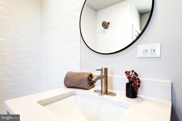 1081 WYNNWOOD RD, Abington, PA 19001