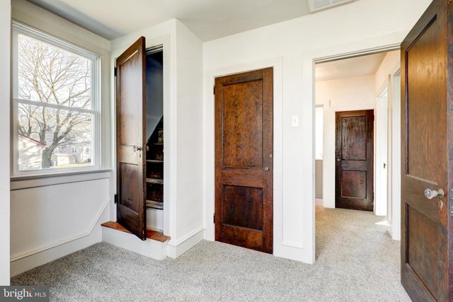 1081 WYNNWOOD RD, Abington, PA 19001