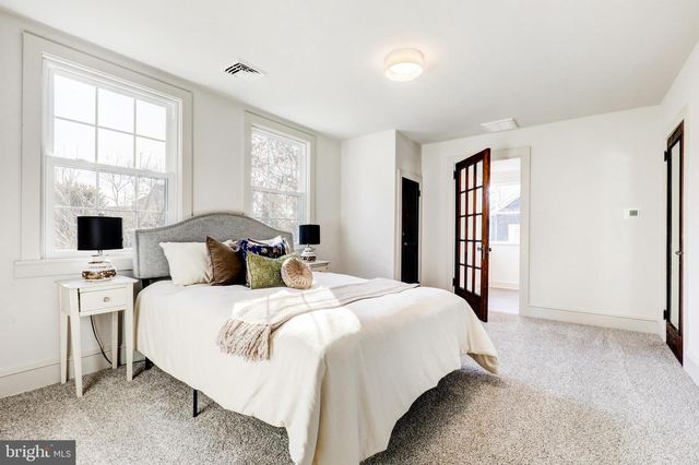 1081 WYNNWOOD RD, Abington, PA 19001