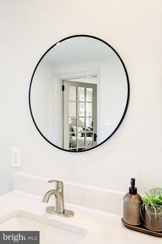 1081 WYNNWOOD RD, Abington, PA 19001