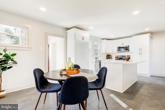 1081 WYNNWOOD RD, Abington, PA 19001