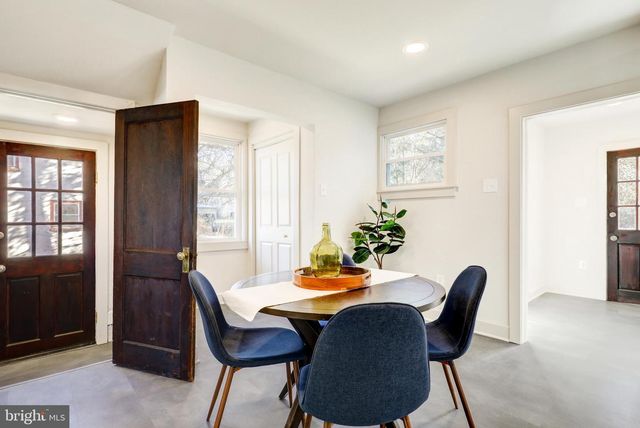 1081 WYNNWOOD RD, Abington, PA 19001