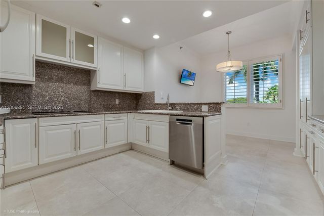 13643 Deering Bay Dr 146, Coral Gables, FL 33158