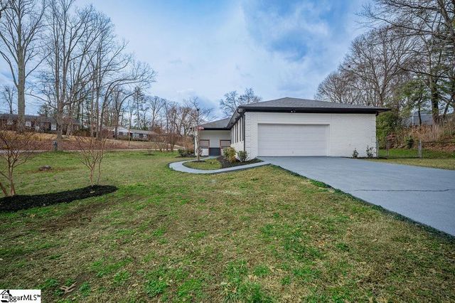 11 Confederate Circle, Taylors, SC 29687