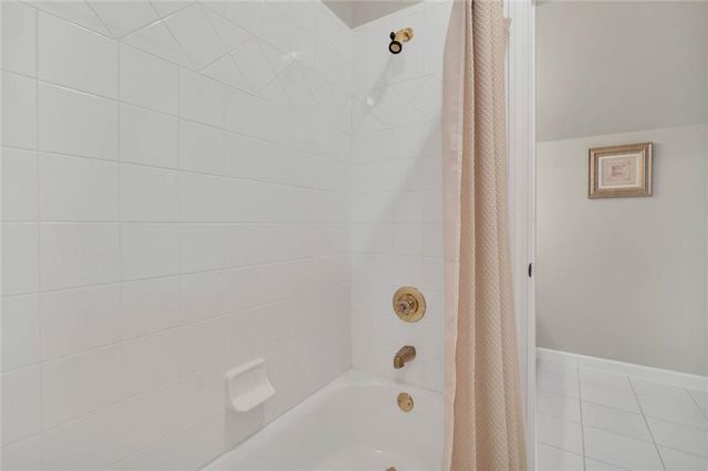 6930 Blackthorn Lane, Suwanee, GA 30024