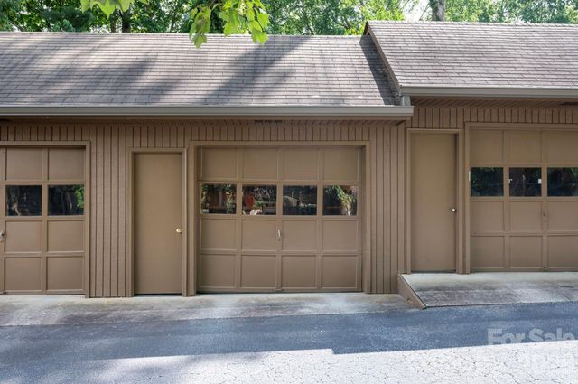 9 Ravencroft Lane B-9 and Garage 2 Unit D, Asheville, NC 28803