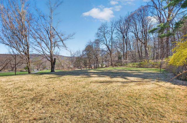 415 State Route 32, Highland Mills, NY 10930
