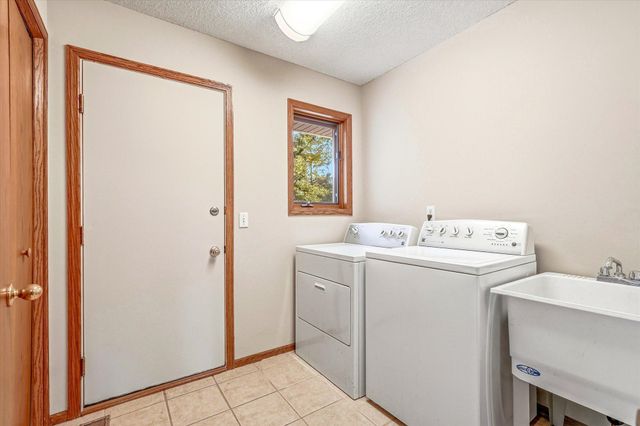 13025 Forest Glen Drive, Burnsville, MN 55337