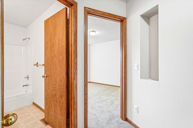 13025 Forest Glen Drive, Burnsville, MN 55337