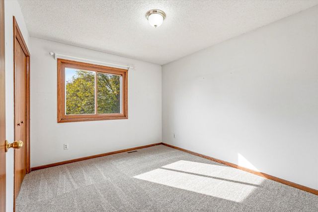 13025 Forest Glen Drive, Burnsville, MN 55337