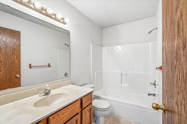 13025 Forest Glen Drive, Burnsville, MN 55337