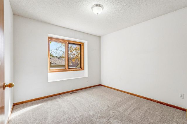 13025 Forest Glen Drive, Burnsville, MN 55337
