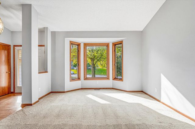 13025 Forest Glen Drive, Burnsville, MN 55337