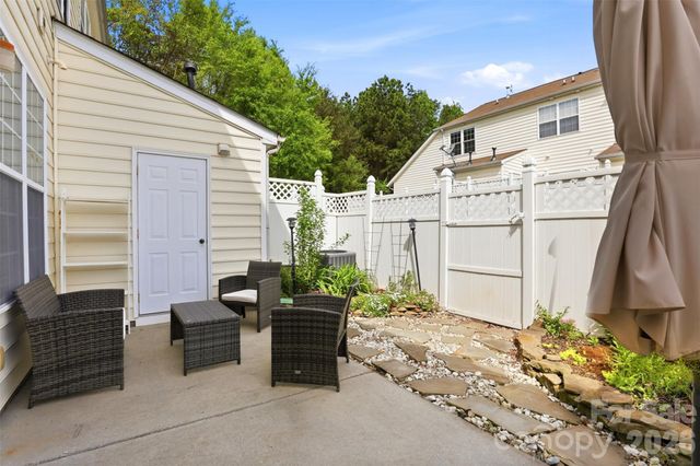 532 Bent Leaf Court, Fort Mill, SC 29708