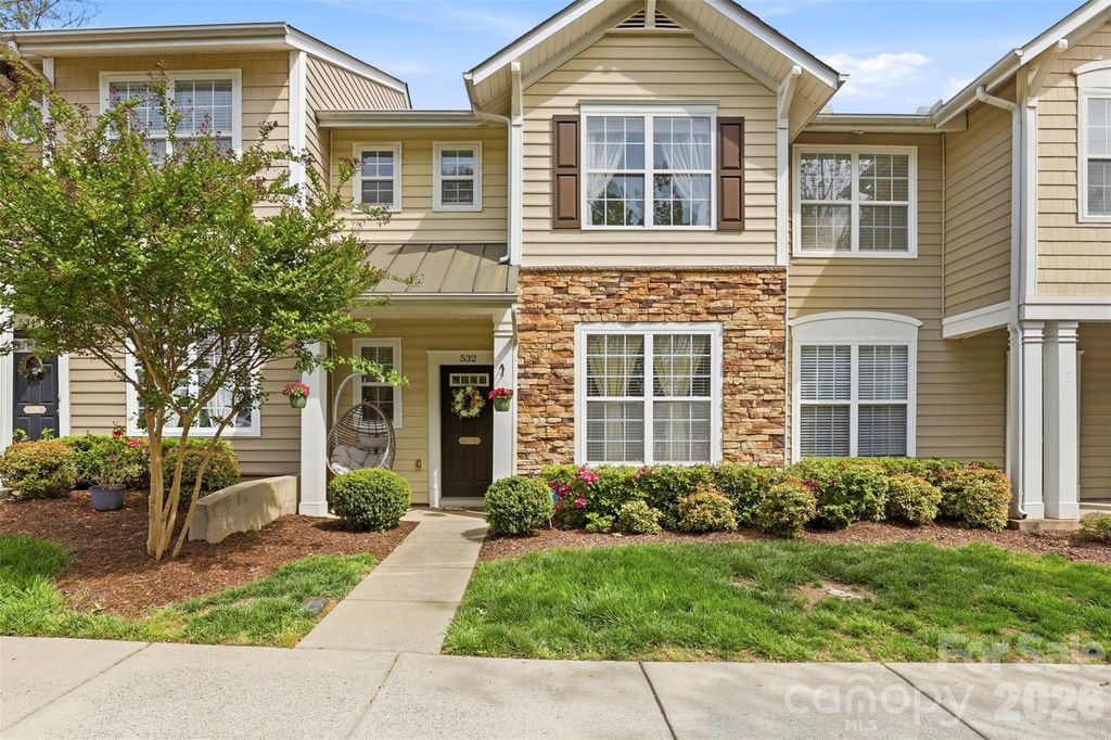 532 Bent Leaf Court, Fort Mill, SC 29708