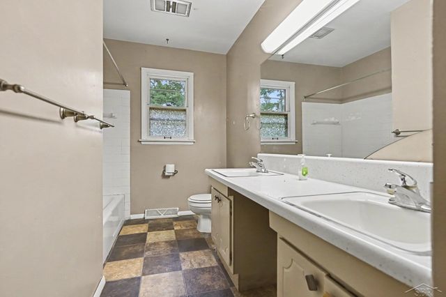700 Knollwood Drive, Battle Creek, MI 49015