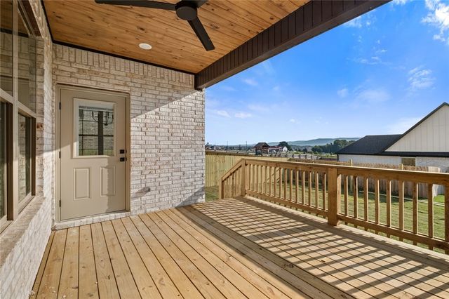 103 S Eagle Mountain Street, Prairie Grove, AR 72753