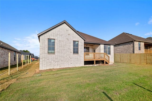 103 S Eagle Mountain Street, Prairie Grove, AR 72753