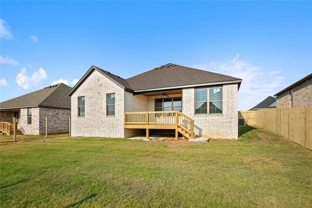 103 S Eagle Mountain Street, Prairie Grove, AR 72753