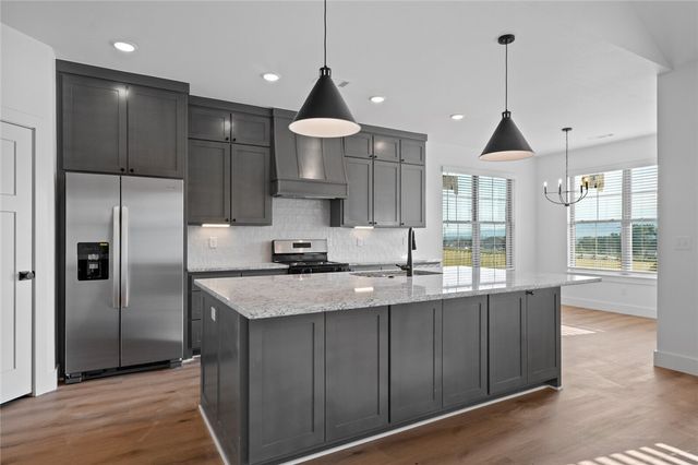 103 S Eagle Mountain Street, Prairie Grove, AR 72753