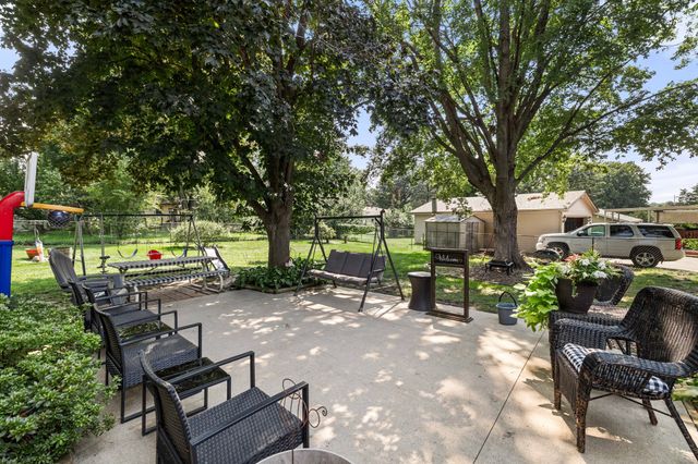 4913 Ash Drive, Pleasant Hill, IA 50327