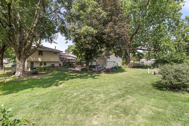 4913 Ash Drive, Pleasant Hill, IA 50327