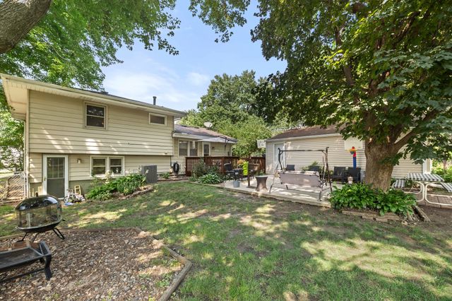 4913 Ash Drive, Pleasant Hill, IA 50327